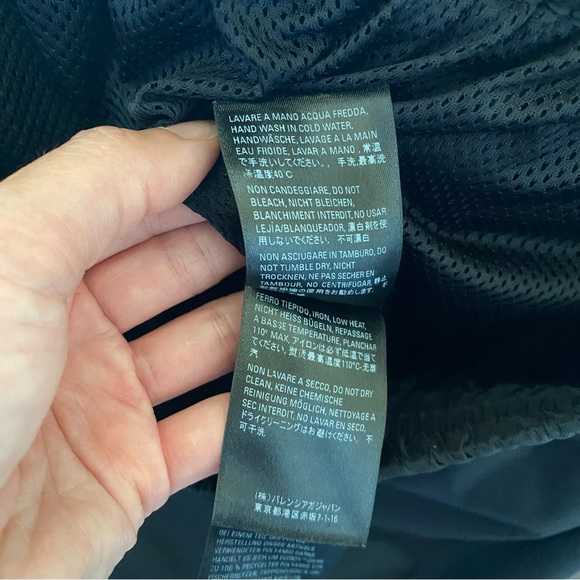 Authentic Balenciaga Drawstring Black Shorts Size Medium - Picture 16 of 16